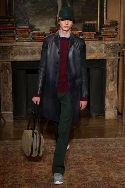 Look 8